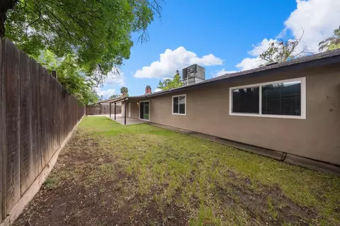 Exterior - 1120 Shasta Ave, Modesto, CA 95358 photo 6 of 9