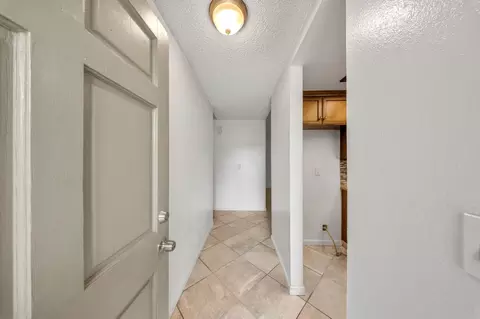 Entry Way - 1120 Shasta Ave, Modesto, CA 95358 photo 1 of 1