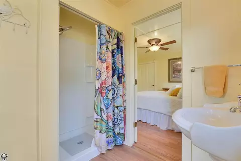Bath - 75 Main St, San Andreas, CA 95249 photo 3 of 4