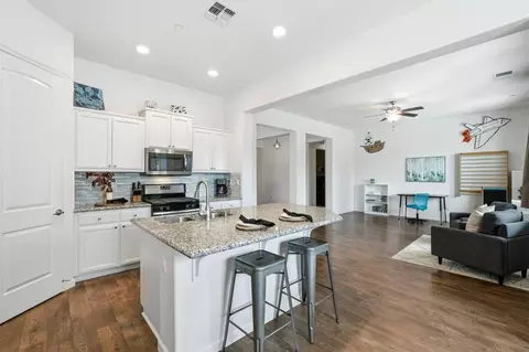Kitchen - 1249 Blue Flax Dr, Patterson, CA 95363 photo 4 of 4