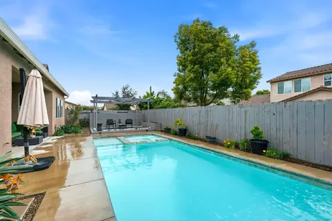 Exterior - 1249 Blue Flax Dr, Patterson, CA 95363 photo 7 of 13