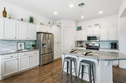 Kitchen - 1249 Blue Flax Dr, Patterson, CA 95363 photo 3 of 4