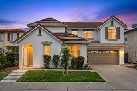 24 Sabre Ct, Sacramento, CA 95835