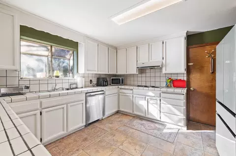 Kitchen - 1480 Pennsylvania Gulch Rd, Murphys, CA 95247 photo 2 of 6