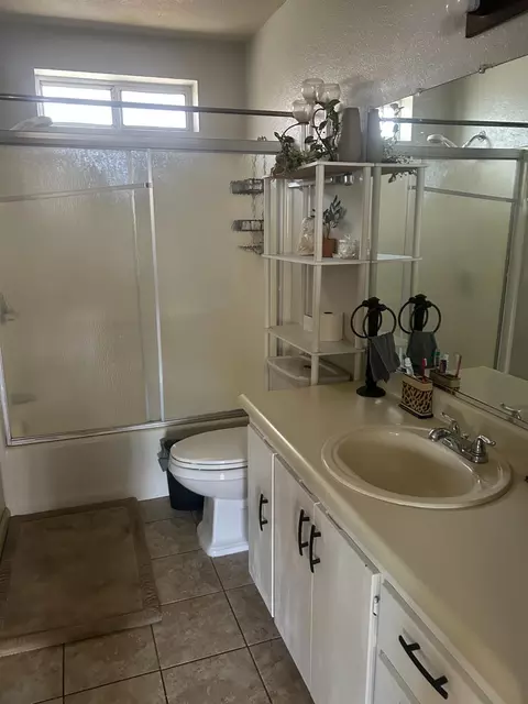 Bath - 304 W Madison St, Modesto, CA 95351 photo 1 of 1