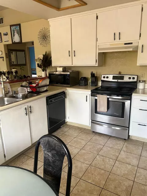 Kitchen - 304 W Madison St, Modesto, CA 95351 photo 1 of 1