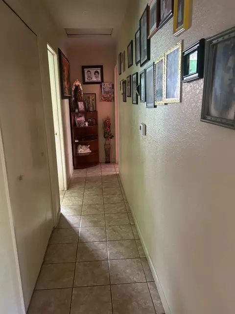 Entry Way - 304 W Madison St, Modesto, CA 95351 photo 1 of 1