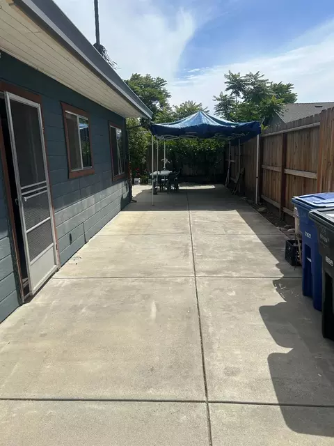 Exterior - 304 W Madison St, Modesto, CA 95351 photo 1 of 2