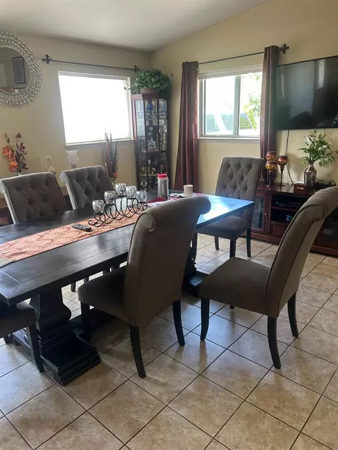Dining - 304 W Madison St, Modesto, CA 95351 photo 2 of 2