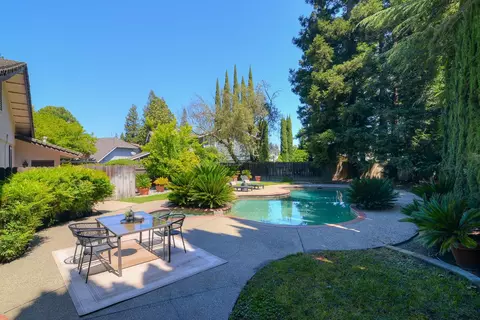 7107 Riverside Blvd, Sacramento, CA 95831