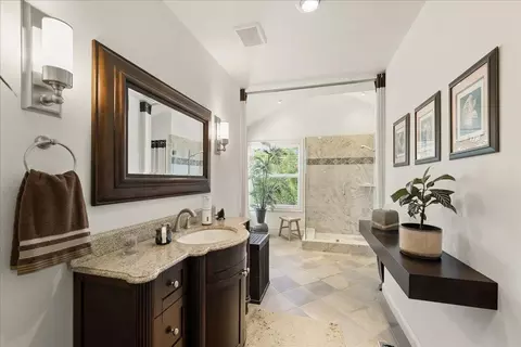 Bath - 4521 Cross Creek Rd, Cool, CA 95614 photo 1 of 6