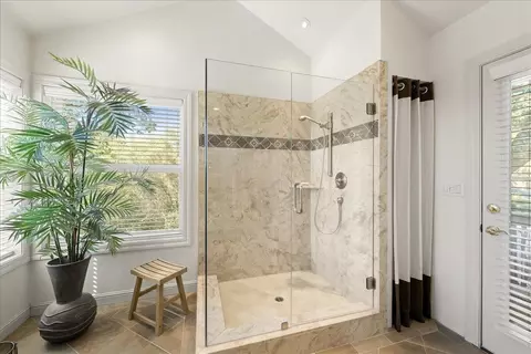 Bath - 4521 Cross Creek Rd, Cool, CA 95614 photo 2 of 6