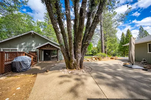 Exterior - 4933 Lakeside Dr, Placerville, CA 95667 photo 16 of 29