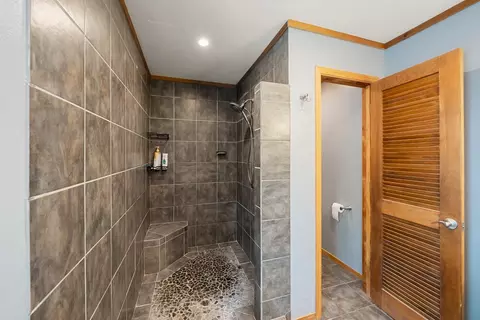 Bath - 4933 Lakeside Dr, Placerville, CA 95667 photo 2 of 4