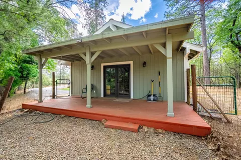 Exterior - 4933 Lakeside Dr, Placerville, CA 95667 photo 10 of 29