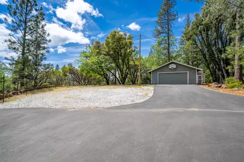 Exterior - 4933 Lakeside Dr, Placerville, CA 95667 photo 4 of 29