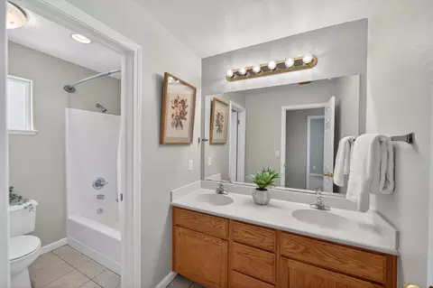 Bath - 25792 Grafton St, Esparto, CA 95627 photo 4 of 11
