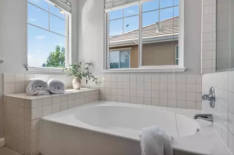Bath - 25792 Grafton St, Esparto, CA 95627 photo 9 of 11