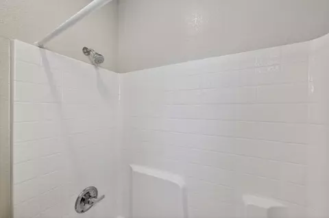 Bath - 25792 Grafton St, Esparto, CA 95627 photo 2 of 11