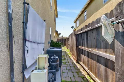 Exterior - 25792 Grafton St, Esparto, CA 95627 photo 9 of 14