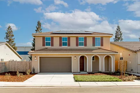 909 Meadowlands Dr, Oakdale, CA 95361