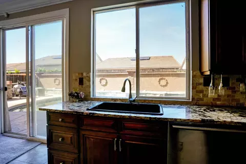 Kitchen - 3837 Banyan Tree Dr, Modesto, CA 95355 photo 6 of 6