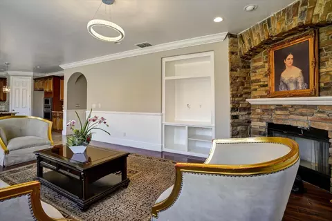 Living - 3837 Banyan Tree Dr, Modesto, CA 95355 photo 3 of 4