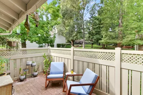 Exterior - 3961 Park Circle Ln #C, Carmichael, CA 95608 photo 1 of 7