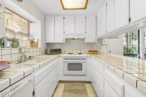 Kitchen - 3961 Park Circle Ln #C, Carmichael, CA 95608 photo 1 of 2