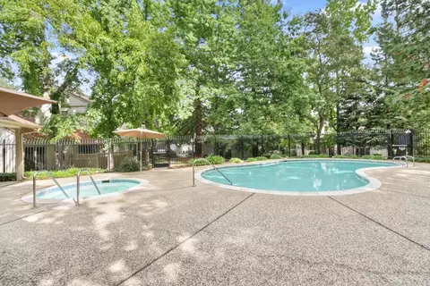 Exterior - 3961 Park Circle Ln #C, Carmichael, CA 95608 photo 4 of 7