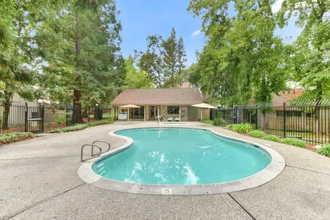 Exterior - 3961 Park Circle Ln #C, Carmichael, CA 95608 photo 3 of 7
