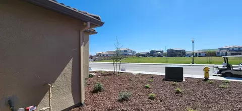 Exterior - 2413 Stagecoach Rd, Patterson, CA 95363 photo 4 of 7