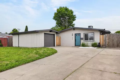 3637 Floral Dr, North Highlands, CA 95660