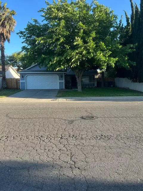 2123 Canal Farm Ln, Los Banos, CA 93635