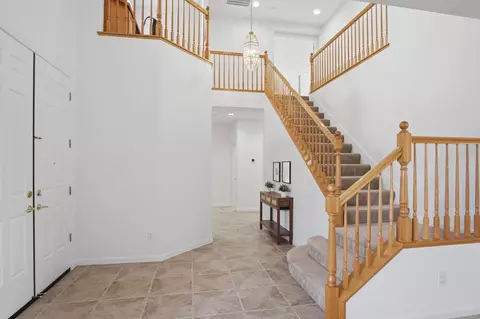 Entry Way - 4230 Eveningside Ln, Tracy, CA 95377 photo 3 of 5