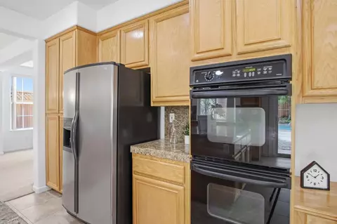 Kitchen - 4230 Eveningside Ln, Tracy, CA 95377 photo 2 of 3