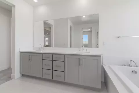 Bath - 3115 Prospect Dr, Tracy, CA 95377 photo 5 of 5