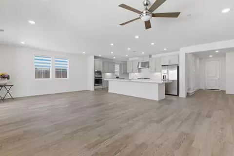 Living - 3115 Prospect Dr, Tracy, CA 95377 photo 2 of 6