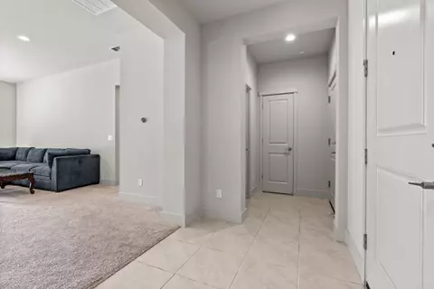 Entry Way - 3705 N Berkeley Ave, Turlock, CA 95382 photo 6 of 7