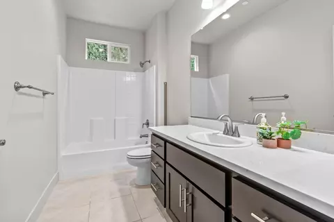 Bath - 3705 N Berkeley Ave, Turlock, CA 95382 photo 1 of 2