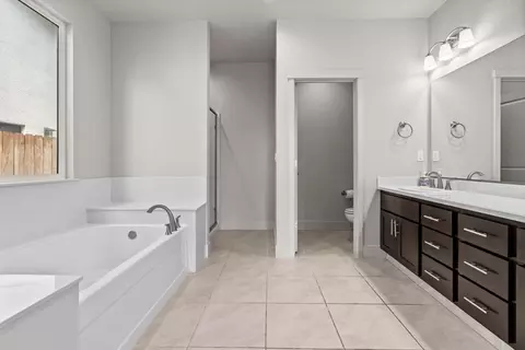 Entry Way - 3705 N Berkeley Ave, Turlock, CA 95382 photo 5 of 7