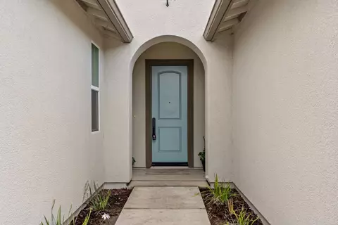Entry Way - 3705 N Berkeley Ave, Turlock, CA 95382 photo 1 of 7