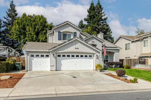 Exterior - 934 Fallbrook Ct, Escalon, CA 95320 photo 2 of 17