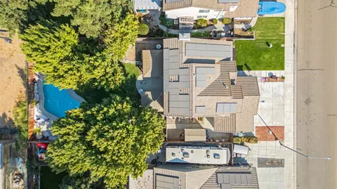 View/Area - 934 Fallbrook Ct, Escalon, CA 95320 photo 5 of 9