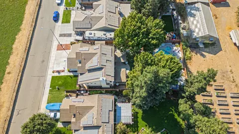 View/Area - 934 Fallbrook Ct, Escalon, CA 95320 photo 8 of 9