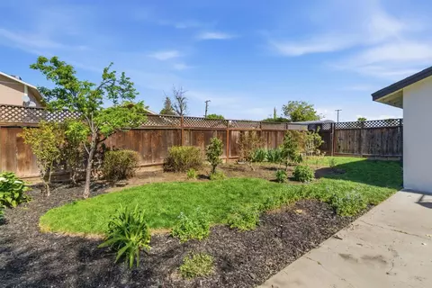 Exterior - 143 W Beverly Pl, Tracy, CA 95376 photo 3 of 3