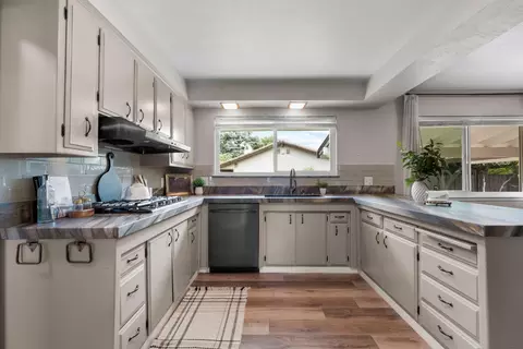 44098 Country Club Dr, El Macero, CA 95618