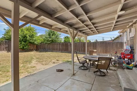 Exterior - 651 Pine St, Manteca, CA 95336 photo 10 of 10