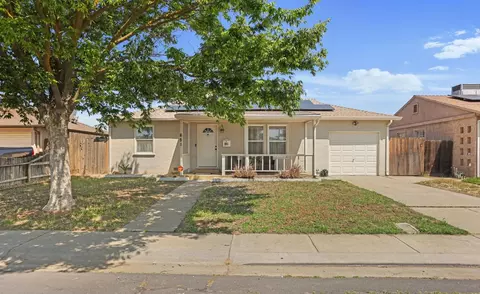 Exterior - 651 Pine St, Manteca, CA 95336 photo 5 of 10