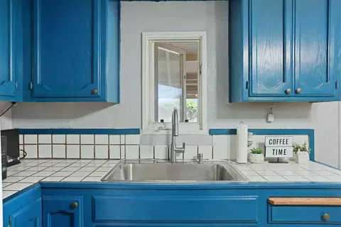 Kitchen - 651 Pine St, Manteca, CA 95336 photo 3 of 5